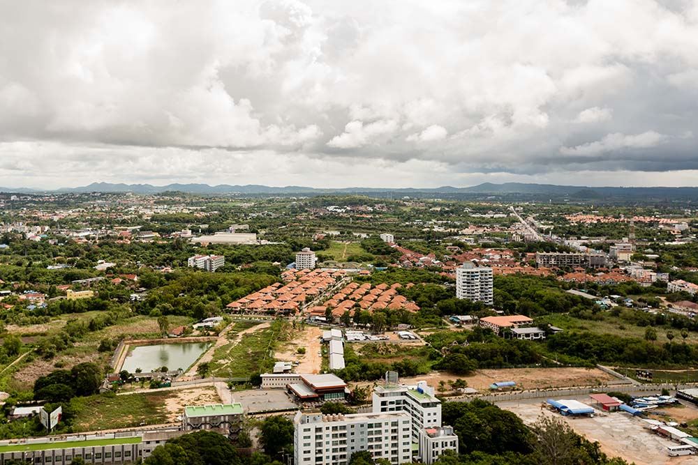 Вид на город и Сиамский залив с последних этажей отеля D Varee Jomtien Beach