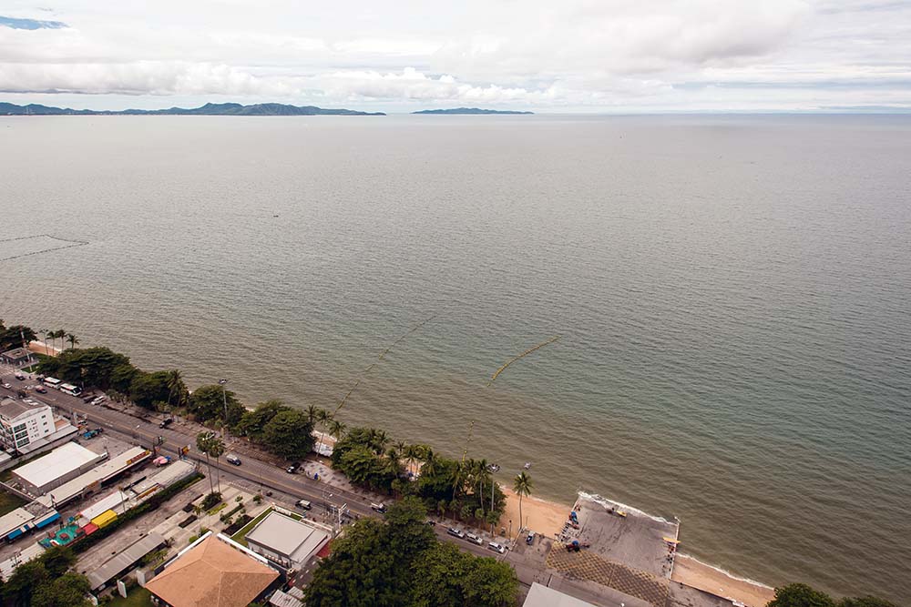 Вид на город и Сиамский залив с последних этажей отеля D Varee Jomtien Beach