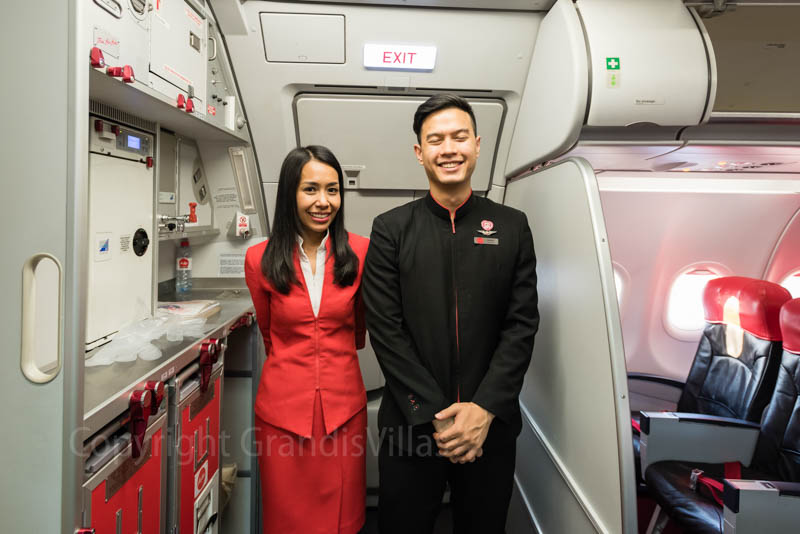 Приветливый персонал авиакомпании AirAsia