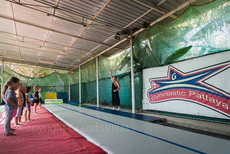 Занятия гимнастикой в Гимнастик Паттайя