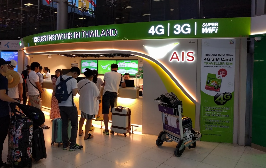 Отдел продаж сим-карт оператора AIS в Бангкоке