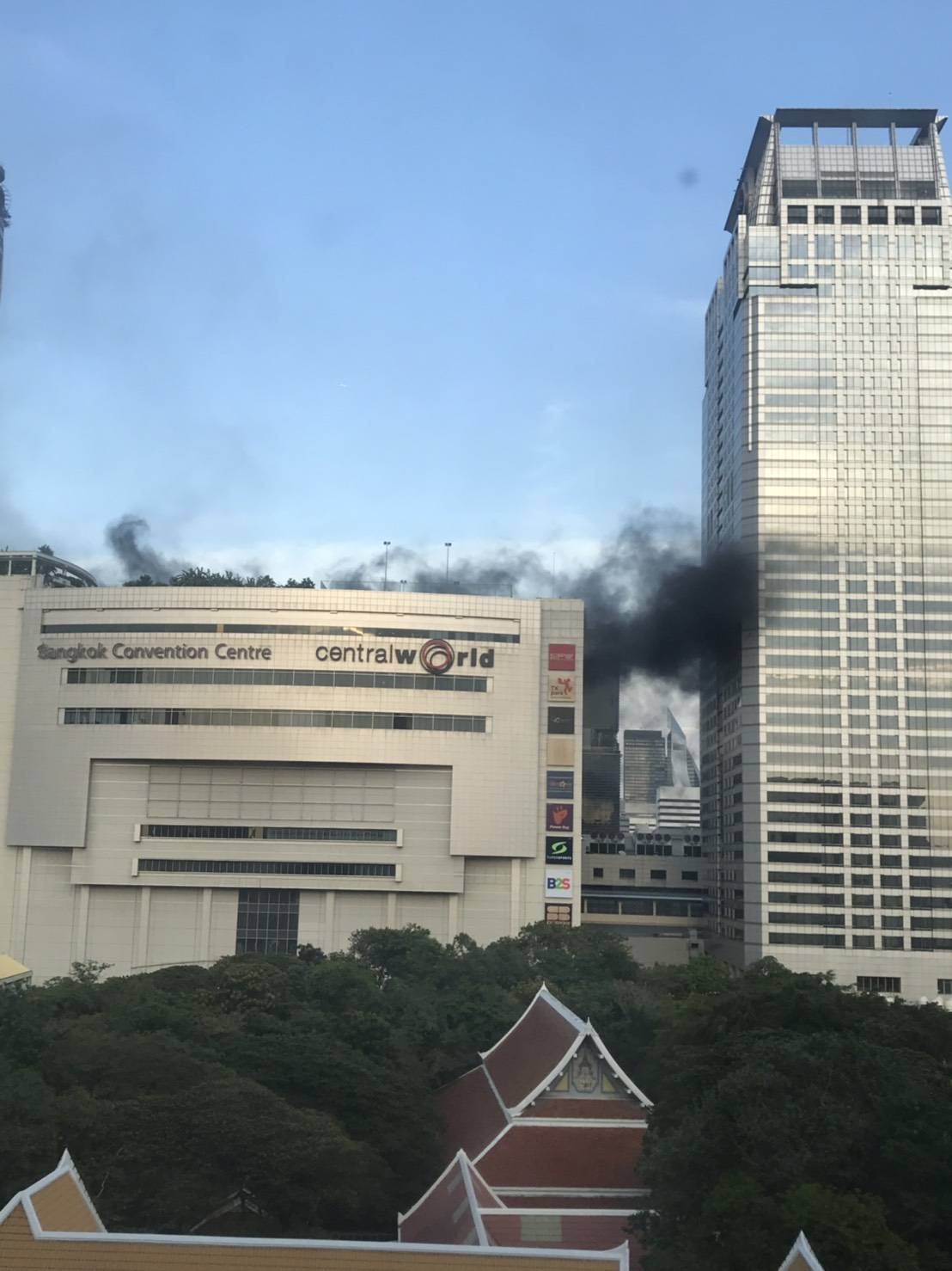 ТЦ Central World в Бангкоке загорелся