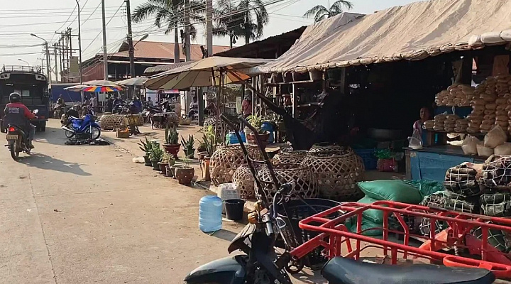Изображение для статьи - Саваннакхет, Лаос - гуляем по рынку и заглядываем в тайских храм