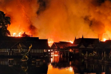 Анонос изображения к новости Пожар на Плавучем рынке в Паттайе