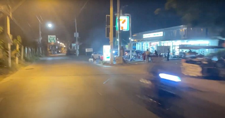 Вечерняя поездка на мотобайке за Сукхумвитом. Ночные улицы Паттайи