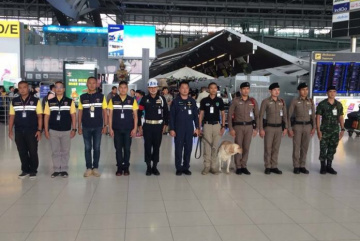 Анонос изображения к новости Тайская иммиграционная полиция вышла на охоту за оверстейщиками в Суварнабхуми