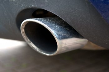 Полицейский рейд против вредных выхлопных газов и шумных байков