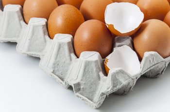 Розовые и черные яйца в Таиланде. Что это и как их едят