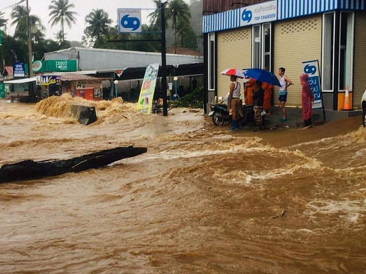 Изображение для новостной статьи - Наводнение на острове Ко Чанг после тропического ливня. Фото и видео