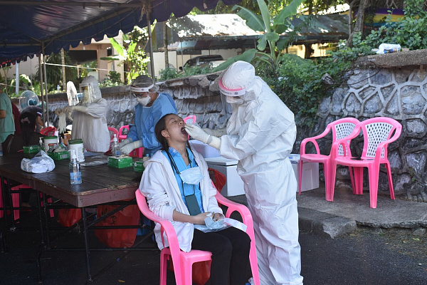 Изображение для новостной статьи - Сегодня в Таиланде: одобрение вакцины Синофарм, поиск африканского вируса на юге и свежая статистика заболеваемости