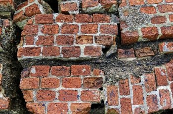 На Пхукете в Таиланде обрушилось здание. Есть погибший и раненые